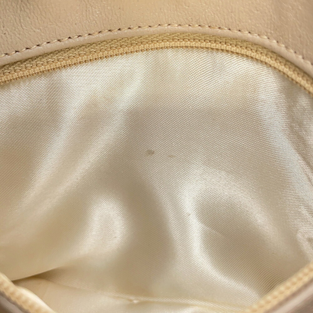 CHANEL Cream Leather Logo Shoulder Bag - Picture 10 of 16
